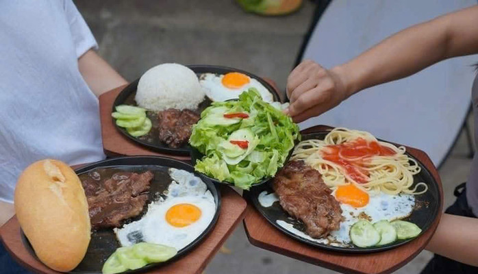 Bít Tết Đường Phố - 69 Nguyễn Hoàng Tôn