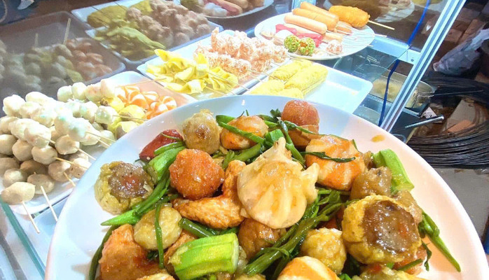 Ăn Vặt Cây Sung  - Khoai Tây Lốc Xoáy, Khoai Tây Lắc & Bánh Gạo Lắc Phô Mai - Tháp Chuông Giáo Xứ Hoà Bình