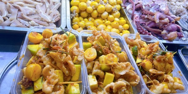 Chân Gà Sốt Thái - Em Út