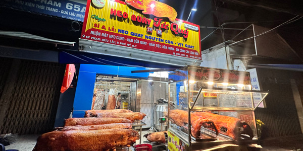Heo Quay Tứ Quý Sài Gòn - Phạm Hữu Lầu