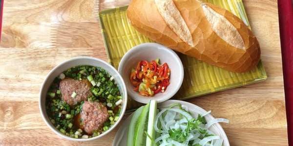 Ba Phương - Bánh Mì Xíu Mại & Xôi Gà - Phan Trung