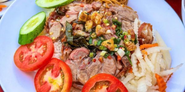 Quán Cô Ba - Cơm Tấm Heo Quay Lá Mắc Mật
