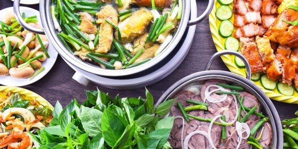 Quán Phúc Lâm - Cơm Gà & Lẩu Gà Lá É