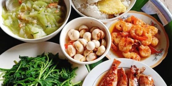 Cơm Văn Phòng Bà Béo - Phở Gà & Bò - Phan Huy Chú