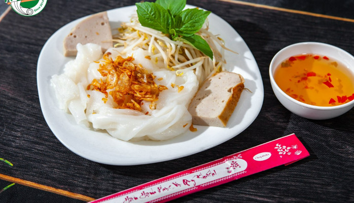 Cô Tuyết - Bánh Ướt Nóng - Biên Hòa