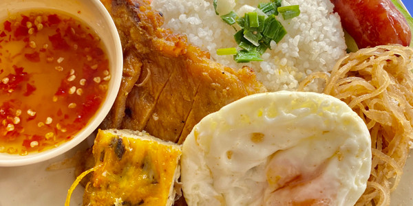 Cơm Tấm Ba Vinh - 28 Lê Lợi