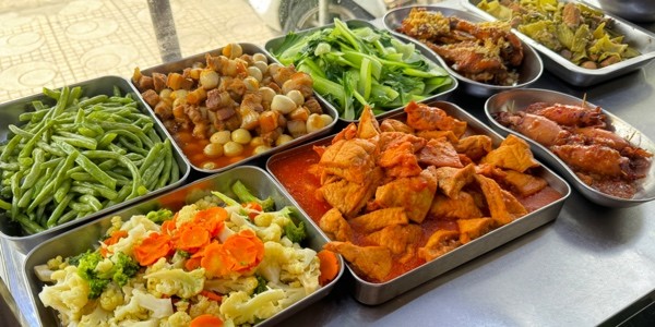 Bếp Nhà Cô Bé - Bún Cá, Bò Kho & Cơm Trưa - Thái Nguyên