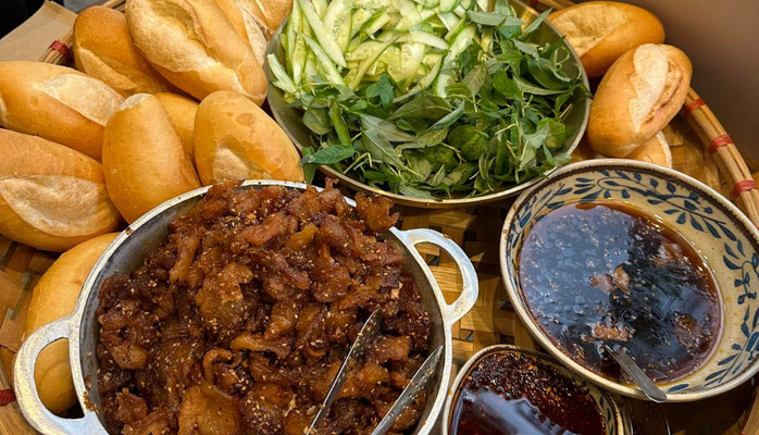 O Thảo - Bánh Mì Xứ Huế - 47 Ngõ Gốc Đề