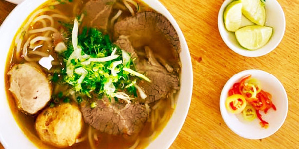 Yến Hương Giang - Bún Bò Huế
