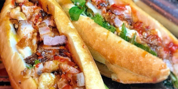 Bánh Mì Heo Quay Lu - Cafe HH
