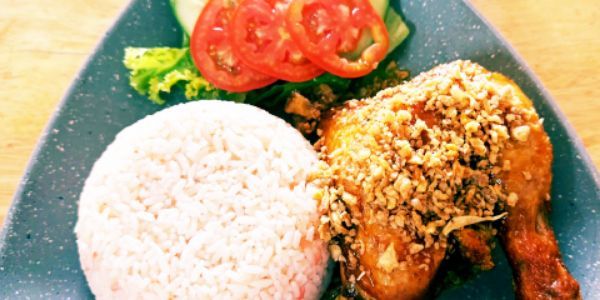 Cơm Gà Xối Mỡ Đài Loan - Trần Xuân Soạn