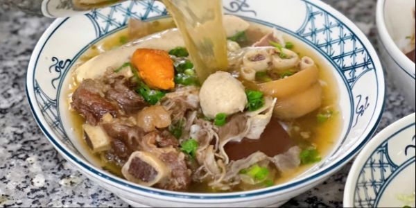 Bún Bò Huế Ngự Bình - 109 Huyền Quang