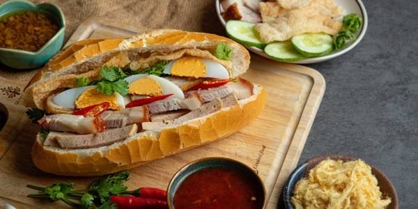 Bánh Mì Bình Định Thanh Mai - 21 Lê Lợi
