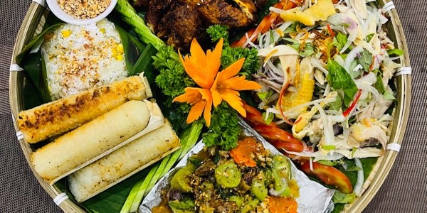 Lẩu Gà Lá Sâm
