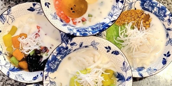 Chè Ngon Hà Nội - Kem Bơ, Trà Sữa & Bánh Ngọt - Hai Tháng Tư