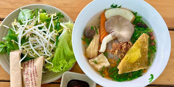 Quán Chay Tuệ An - Cơm Sườn Bì Chả Chay