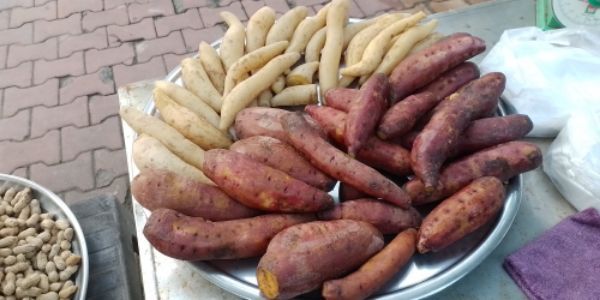 Thu Vân - Đậu, Khoai & Bắp Luộc - Lê Hồng Phong