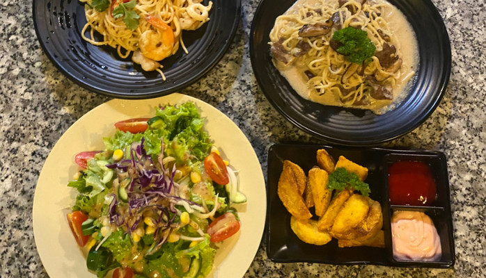 Vinh’s Kitchen - Salad, Mỳ Ý & Bánh Cuộn - Khu Phố Thống Nhất 1