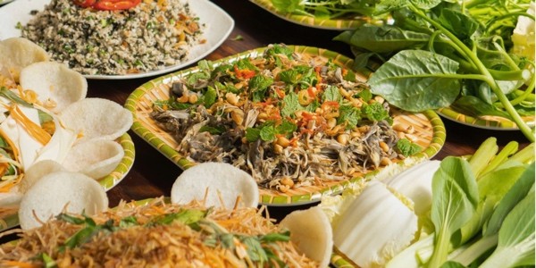 XÓM Chay & Cơm Văn Phòng - Quang Trung