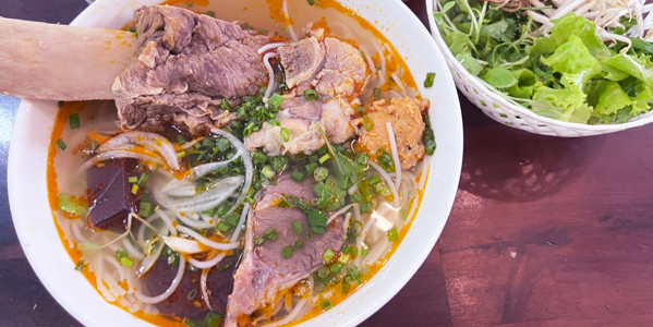 Bún Bò 28 - Phở Bò, Phở Gà & Bún Bò - 28 Lê Thánh Tôn