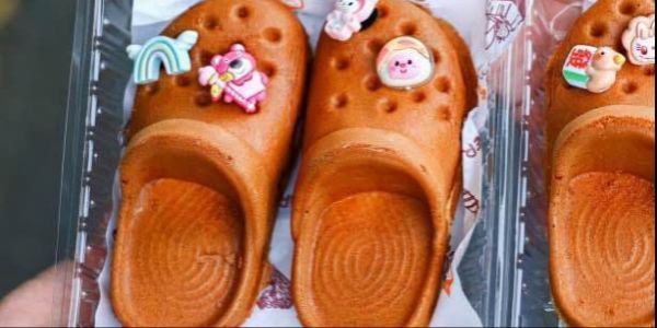 Ăn Vặt Em Dưa Hấu - Bánh Dép Crocs & Lạp Xưởng