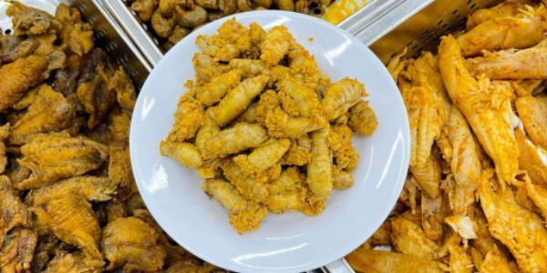 Huế + - Bánh Canh Cá Lóc - 303 Trần Hưng Đạo