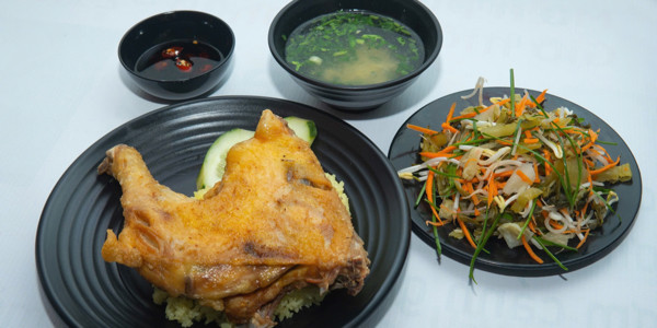 Cơm Gà Dung 52 - Trần Hưng Đạo