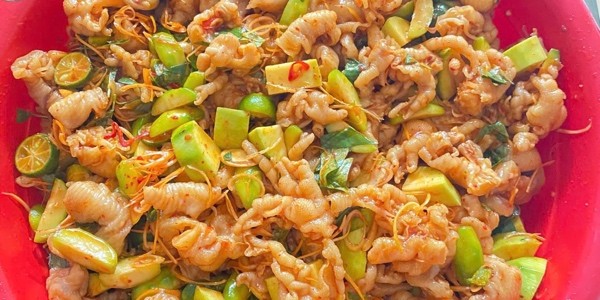 Bếp Nhà Ù - Ăn Vặt Chân Gà Sốt Thái & Cafe