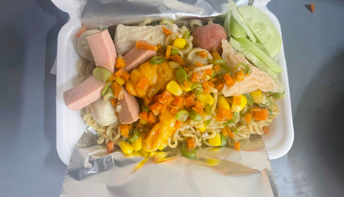 Linh Đan - Bún Đậu, Xiên Que & Mì Trộn Indomie - Ngô Quyền