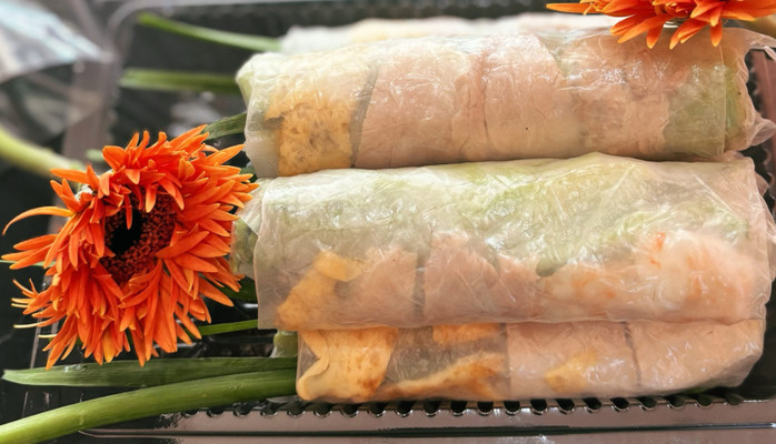 Nước Ép Và Gỏi Cuốn Chi Chi - Bùi Văn Hoà