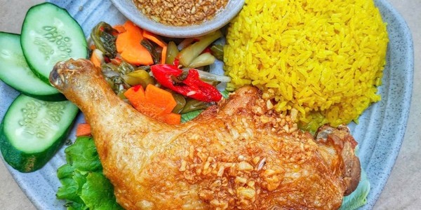 Cơm Gà Xối Mỡ 2 Minh