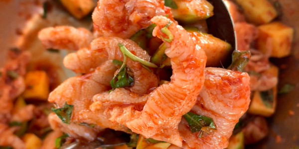 Chân Gà Sốt Thái & Tré Trộn Huyền Anh