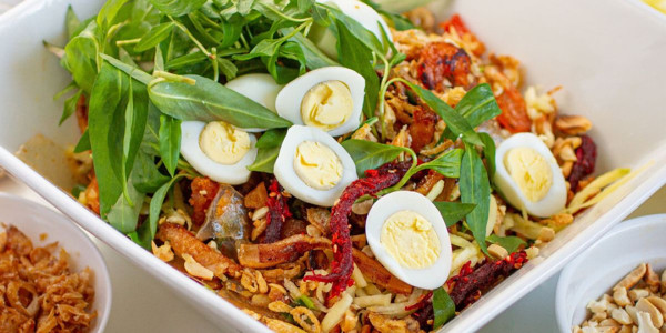 Tiệm Phương Linh - Mì Trộn Indomie, Bánh Mì Pate & Nước Ép - Đồng Tiến