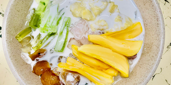 Đồ Ăn Vặt, Chè Và Bánh - Võ Oanh