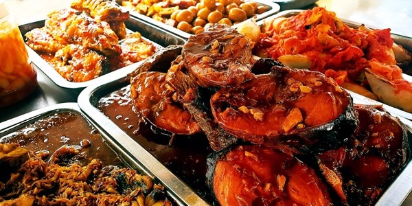 Cơm Quốc - Cơm Bình Dân & Cơm Văn Phòng - Nguyễn Ái Quốc