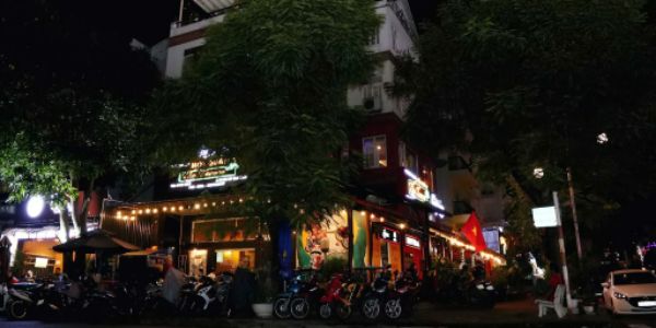 Nhà Hàng The Tavern - Phan Khiêm Ích
