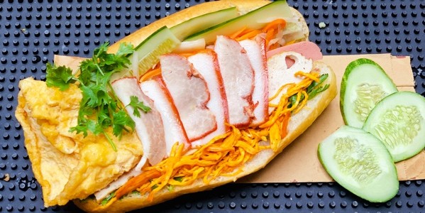 Bánh Mì Cười - Bánh Mì & Xôi Xá Xíu Ong Vàng - 80 Nguỵ Như Kon Tum