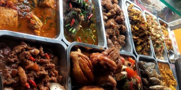 Cơm Trưa Cô 3 Ry - Lê Thị Trung