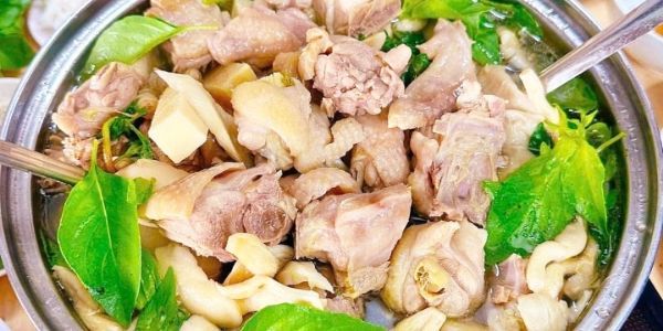 Anh Vy Đặc Sản Đà Lạt - Lẩu Gà Lá É
