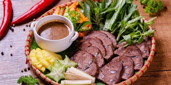 Ba Miền Quán - Bắp Bò Ngâm Dấm, Chân Gà Sốt Thái & Giò Heo Quay Giòn 