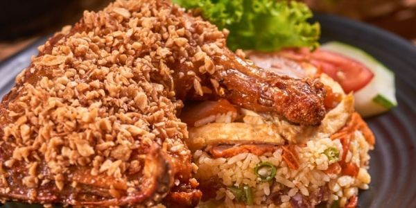 CƠM GÀ XỐI MỠ - CƠM CHIÊN & MÌ TRỘN GÀ CAY PHÔ MAI 