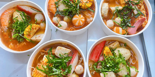 Tiệm Nhà Chann - Bánh Bao Tươi, Lẩu Ly & Mỳ Trộn