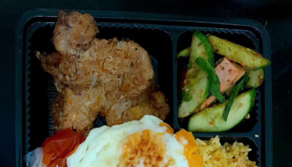 Quán Cơm Bình Dân & Cơm Chiên - Lê Văn Tri