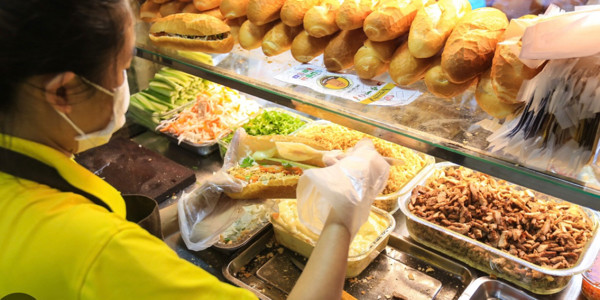 Bánh Mỳ Bà Tứ