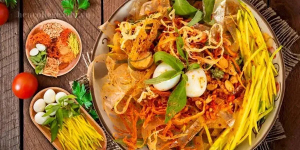 Ăn Vặt Như Thuỷ - Cá Viên Chiên, Chân Gà Sốt Thái & Bánh Tráng Trộn