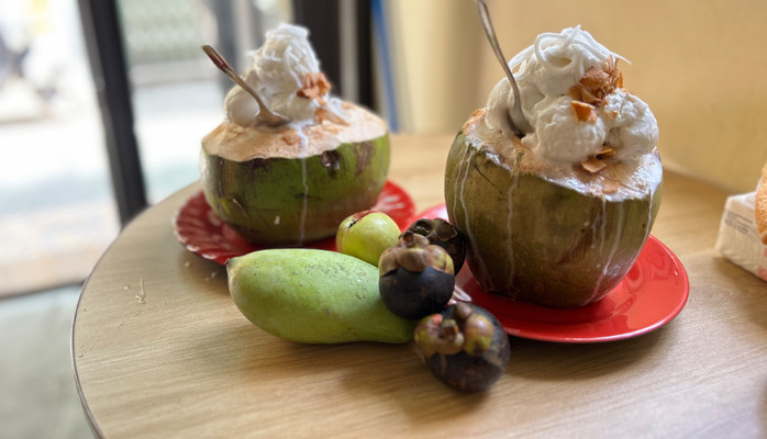 Tiệm Kem Ngõ Nhỏ - Ice And Tea - Chợ Diên Hồng