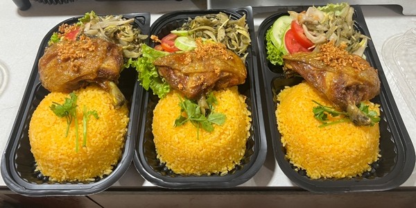 Tiệm Nước Ép & Cơm Gà Mr Trum