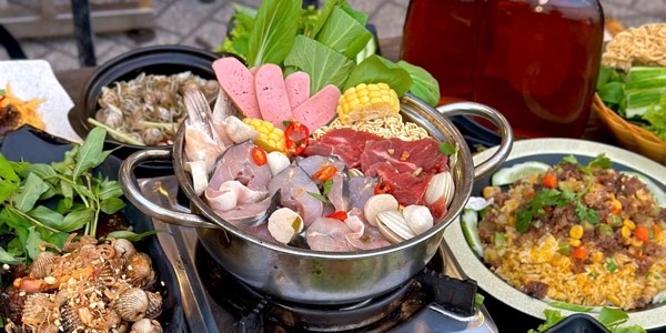 Phố Nướng 102 - Trần Hoàng Na