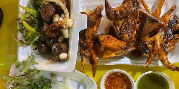 Gà Nướng Cô Gái Ấn - Ung Văn Khiêm