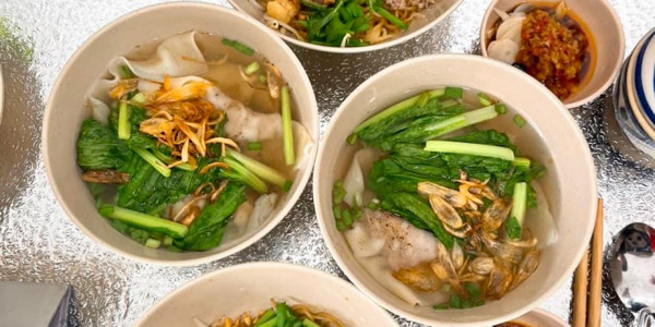 Sủi Cảo & Mì Xá Xíu A Mì